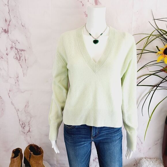 Joie light lime green 100% cashmere v neck sweater - Picture 3 of 7